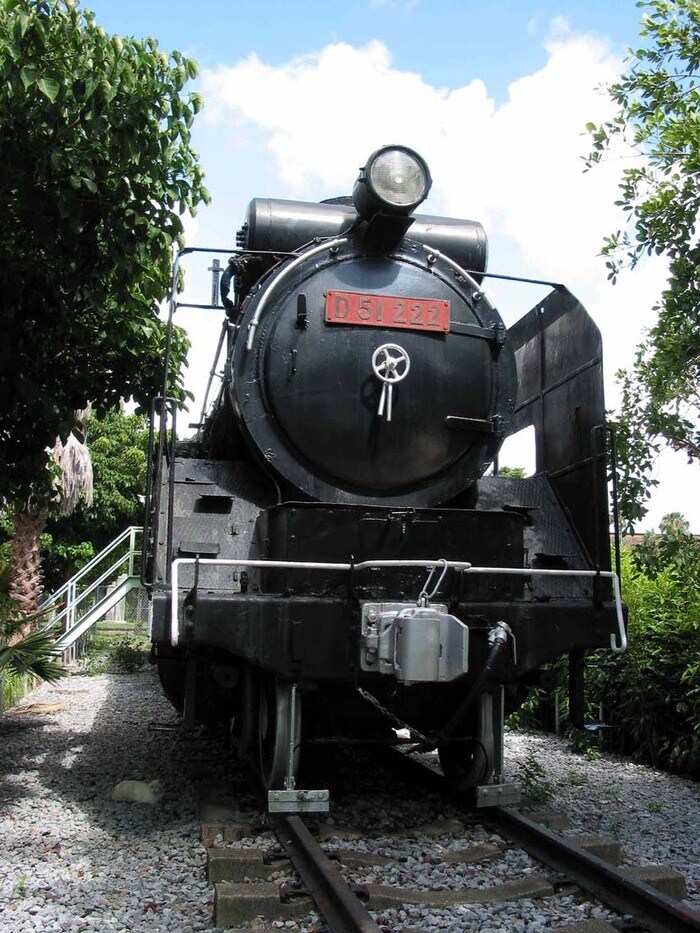 鉄道のなかった沖縄にもD51がいる