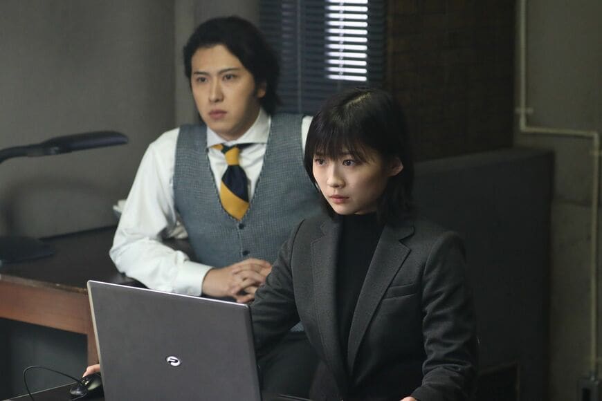 伊藤沙莉さん（右）、尾上松也さん（左）も物語に華を添えています（C）田村由美／小学館、（C）フジテレビジョン