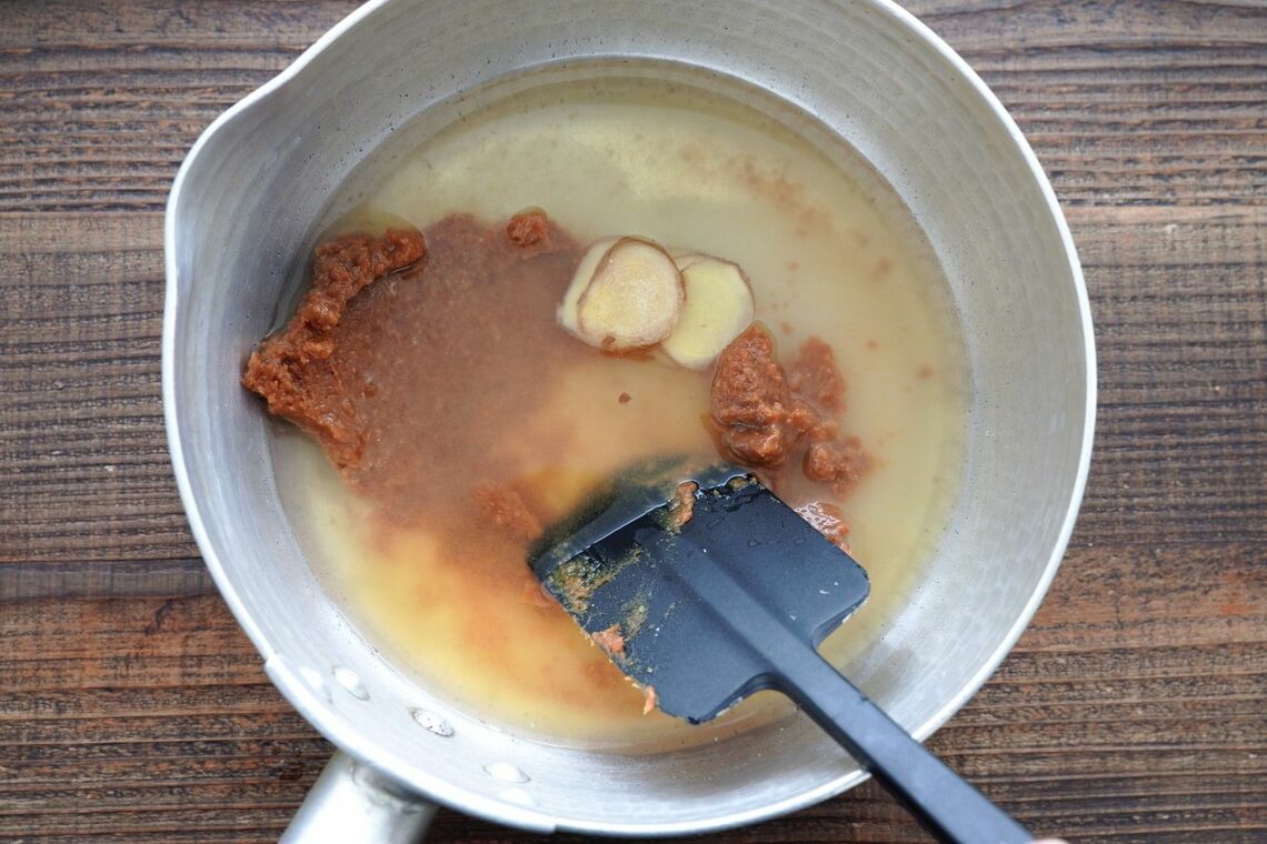 味噌を溶かした鍋