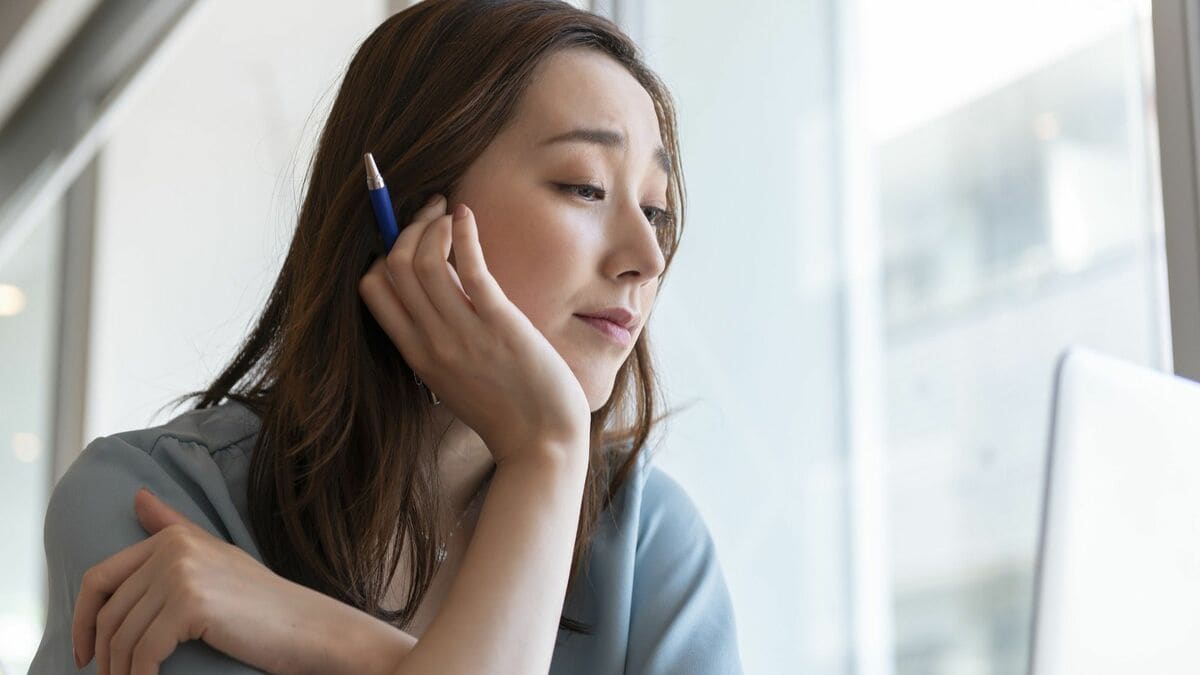 思い当たる人には朗報! ｢ため息｣｢ののしり｣｢貧乏ゆすり｣ついやりがちな《悪い癖》が実は体にいい意外なエビデンス | ライフ | 東洋経済オンライン