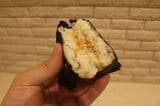 梅むすびの同じく米が立っている（筆者撮影）
