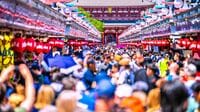 混雑だけじゃないオーバーツーリズムが生む負の実態　局所集中による土地値上がりが引き起こす街の不条理な変貌