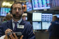 米ダウとS&P500、連日の最高値更新 ダウは1万6715ドルで終了