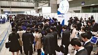 高収入でも学生は敬遠 人集めに業界は躍起 長時間残業が嫌われ将来にも不安