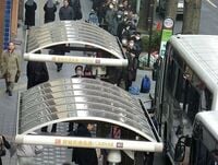 大震災で発揮された高速バスの底力、超法規措置で大量運行を実現