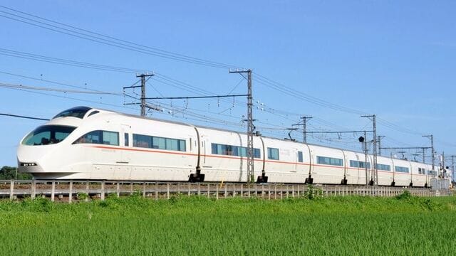 ロマンスカーVSE｣デザイナーが明かす誕生秘話 岡部憲明氏｢鉄道は動く