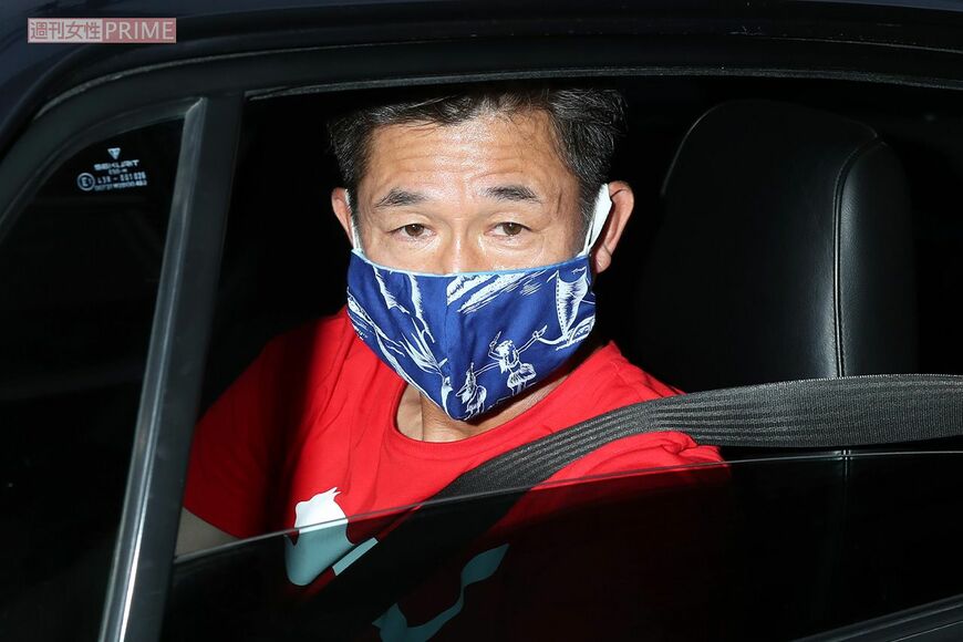 三浦知良、マスクは“サムライブルー”だ（写真：週刊女性PRIME）
