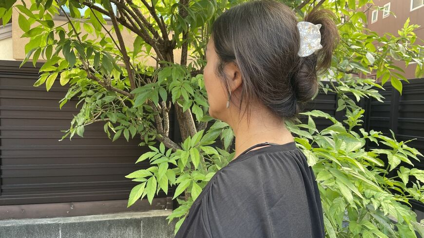 日高利香子さんの後ろ姿