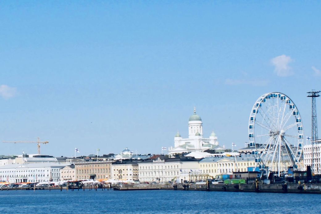 ヘルシンキの街並みとヘルシンキ大聖堂（写真：chikaさん提供）