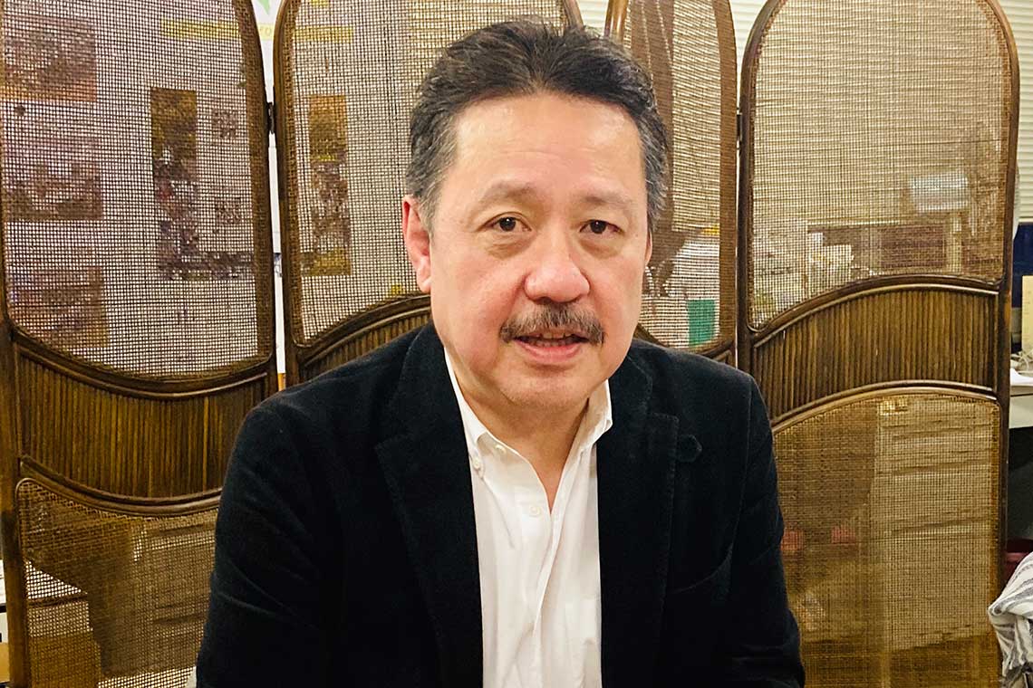 長谷川浩章（はせがわ・ひろあき）一般社団法人 全国PTA連絡協議会代表理事2010〜2011年文京区立千駄木小学校PTA会長、2011年文京区立小学校PTA連合会副会長、2012年同連合会顧問を務める。2017年東京都小学校PTA協議会常務理事、2018年より副会長、2023年6月に退任。2023年1月より全国PTA連絡協議会代表理事に就任（撮影：長島ともこ）