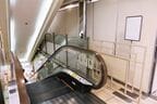 エスカレーター横に残る装飾