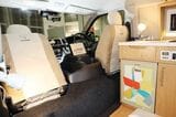 ピカソのアートともに旅を楽しめる、加藤モーターの新作キャンピングカー「パブロ」（筆者撮影）