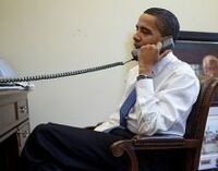 オバマの“画期的な”医療保険改革法が成立、だが有権者に高まる不満、中間選挙は苦戦必至