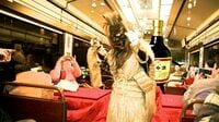 三陸鉄道と養命酒｢珍コンビ｣が狙うものは？ 冬の名物｢こたつ列車｣体の芯からポカポカ？