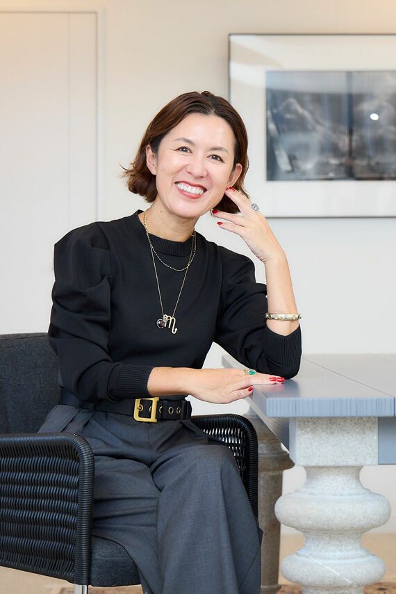 大草直子 ハイウエストのパンツにベルトをあわせたコーデ