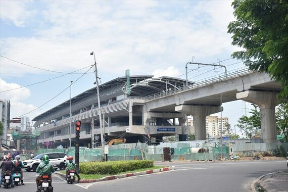 ホーチミン1号線 工事中 高架駅