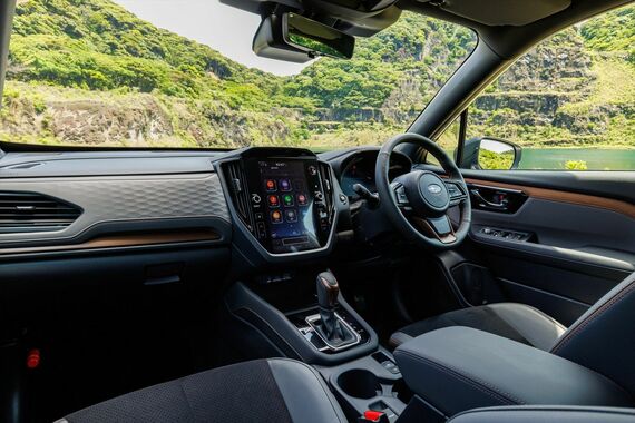 運転環境や視界にこだわりつつ、縦型のセンターディスプレイを「フォレスター」として初採用（写真：SUBARU）