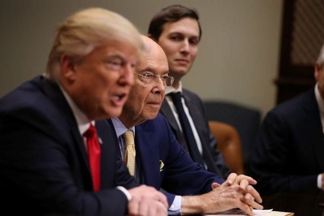 トランプ大統領｢偽ニュース｣とメディア攻撃