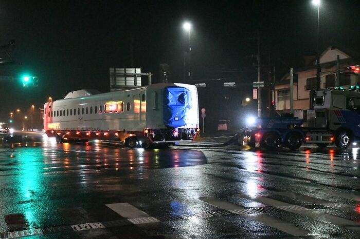 中間車が登場