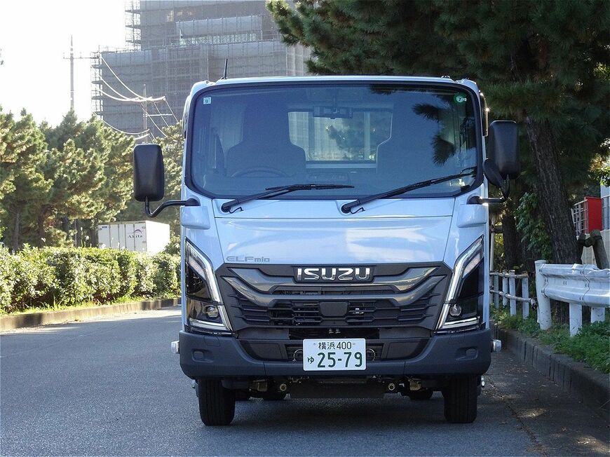 いすゞ「エルフミオ」のティテール（筆者撮影）