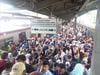 都心のタナアバン駅は利用客急増で混雑が問題に