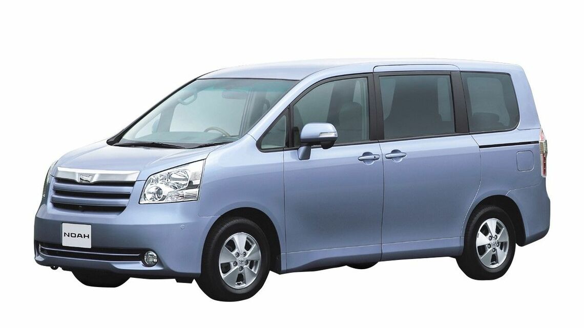2009年のノア。Xグレード（FF）の価格は203万7000円であった（写真：トヨタ自動車）