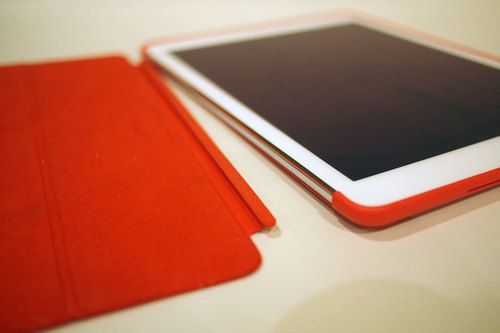 【JUNK】Apple iPad Air2 64GBと純正専用カバー JUNK】Apple iPad Air2 64GBと純正専用カバー