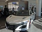 アキュラマークのNSX。日本仕様車はホンダマークだ