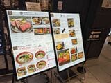 肉類もそれほど高くない（筆者撮影）