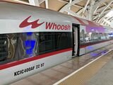 ジャカルタ―バンドン高速鉄道の愛称は「Whoosh」。400AFの営業速度は時速350km（筆者撮影）