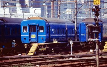 ブルートレイン 計10両(EF66と客車と電源車) ブルートレイン 計10両(EF66と客車と電源車) 懐かしの寝台特急を