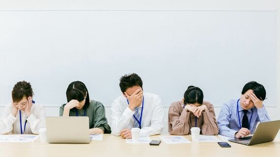 頭を悩ます上司たち