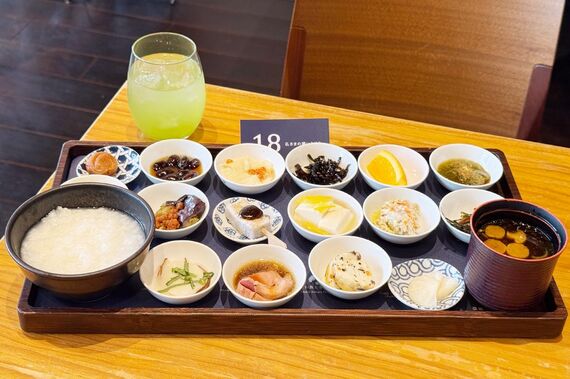 18品の朝ごはん