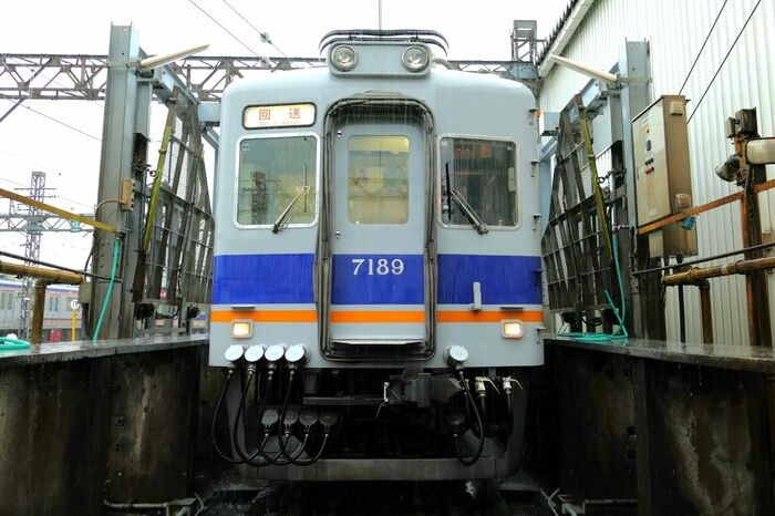 10000系の相方となる7100系は