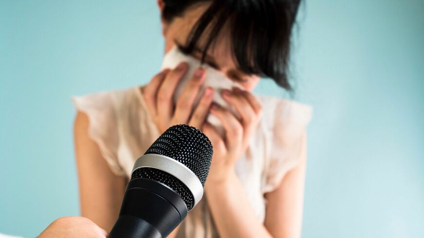 「暴露系YouTuber」、芸能人の私生活をばらすことに法的に問題はないのか？（写真：AH86／PIXTA）