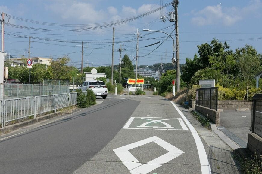 国鉄有馬線の廃線跡。画面奥が有馬方面（編集部撮影）