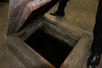 地下の床下には古い水槽も
