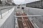 羽沢横浜国大駅から延びる線路。中央の2本が