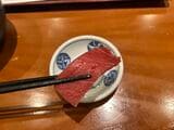 1480円の「魚河岸お刺身5点盛り定食」のマグロ（筆者撮影）