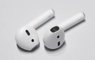 新型イヤホン｢AirPods｣､ようやく販売開始