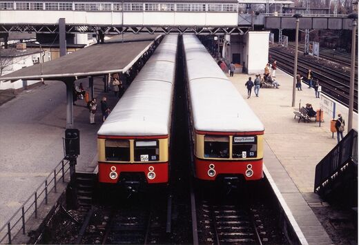 東ドイツの面影｢ベルリンの鉄道｣90年代の記憶 戦前製電車が｢壁｣で寸断