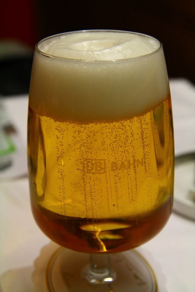 ドイツ鉄道の車内で提供される生ビール