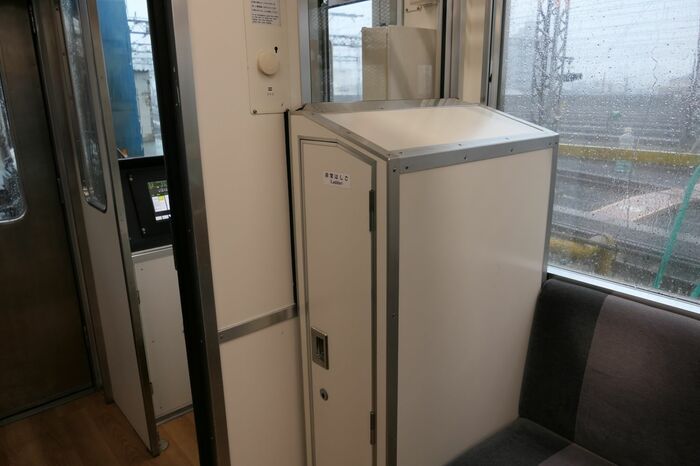 非常はしごは客室内にある