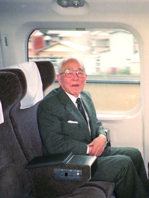 D51の設計者である島秀雄氏。300系新幹線試乗会にて