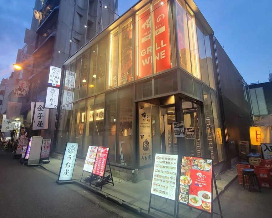 秋葉原駅近く、大衆居酒屋が多く並ぶ通りの2階にオープン（筆者撮影）