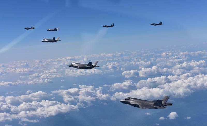 韓国空軍と陸軍 ミサイル演習を実施 ロイター 東洋経済オンライン 経済ニュースの新基準