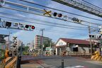 下板橋駅前の踏切