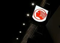 統合反対の創業家､出光株を1％弱買い増し 大量保有報告書で明らかに