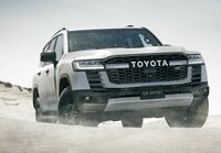 ｢ランクル300｣は一体､誰が買っているのか？ 新車購入者を分析して見えた真のオーナー像