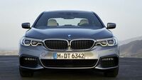 BMW｢5シリーズ｣の最新進化は何がスゴいか 軽量化を徹底し､運転支援システムも充実
